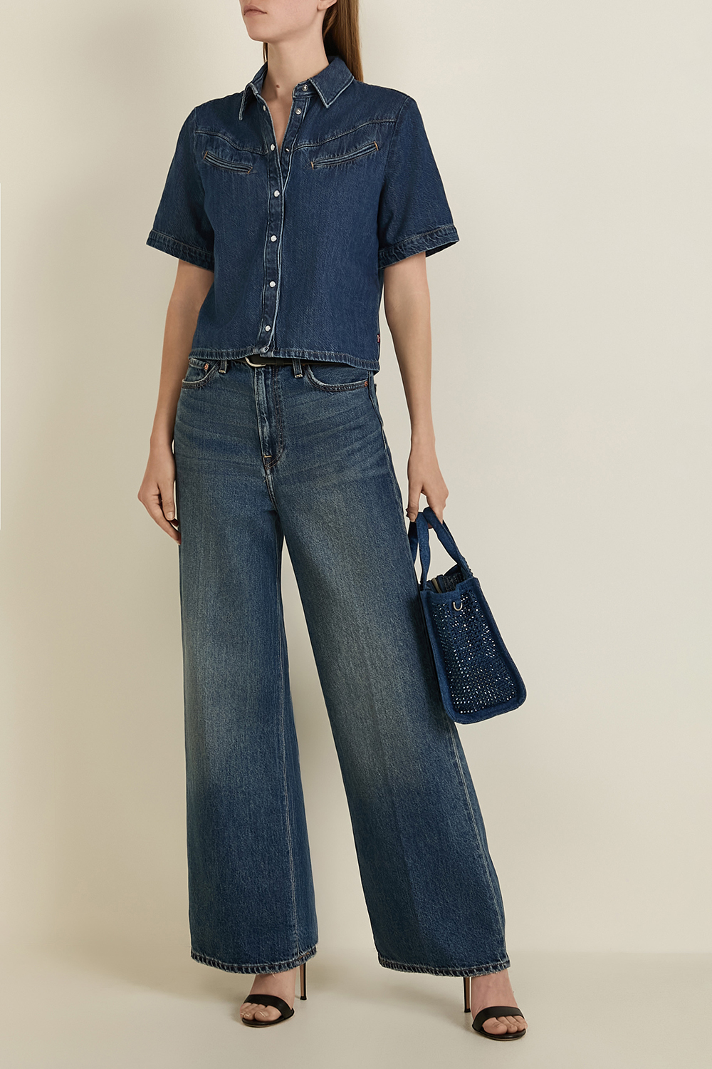 מכנסי ג'ינס בגזרה רחבה